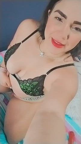 eye contact latina lips model mom seduction webcam clip