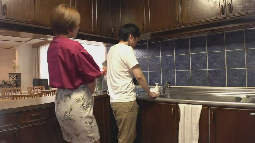 blowjob jav kitchen mom step-mom clip