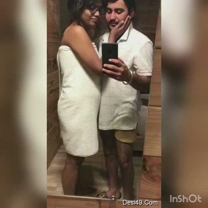 A hot couple full video ?