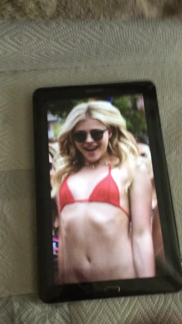 Chloe Grace Moretz Cum Tribute Absolutely Covered (Great audio with screen mishap)