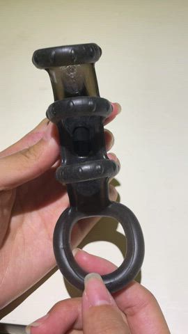 [Cock ring] Have you ever seen such a fancy cock ring with a vibrator?