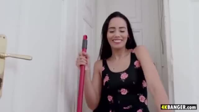 Andreina Deluxe maid can clean a Dong As Well