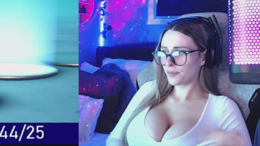 big tits busty cleavage clip