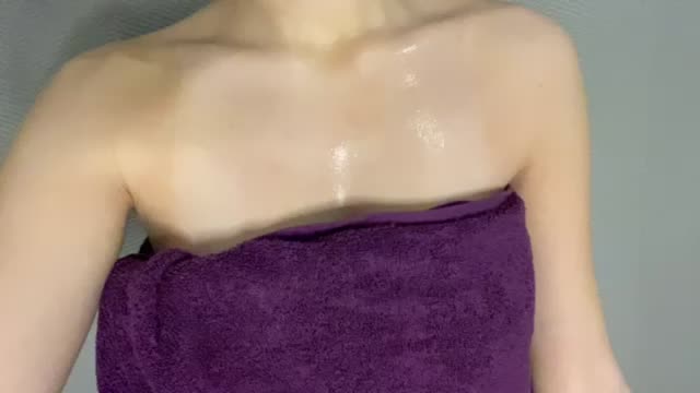 just bouncing my teen boobs out of my towel for you... ?