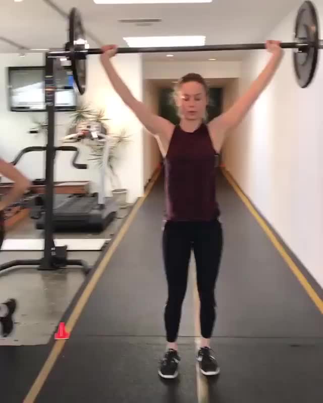 Brie Larson - IG workout video #6