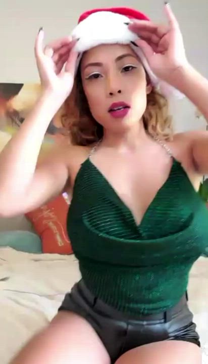 Amateur Asian Big Tits Boobs Dancing Homemade Twerking clip