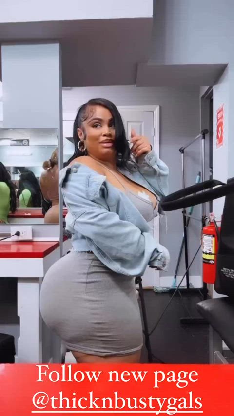 I really love when they over do it. Make that ass huge!