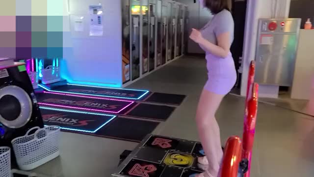 Dance Dance Revolution - big Korean titty bouncing