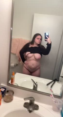 20 year old female love fucking if ur down snap me juju_beanss21