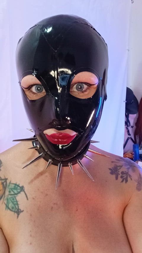 big eyes hood latex lips clip