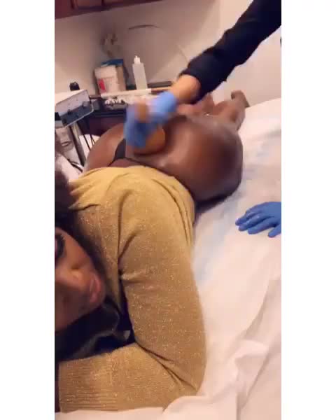 A M A R A "LA NEGRA" Booty Massage