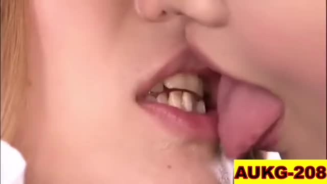 Japanese Kissing Lesbian clip