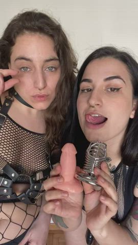 We want to have a full pack of caged slaves [DOMME]