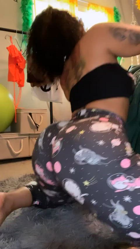 big ass ebony glasses twerking clip
