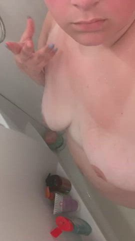 Masturbating Naked Shower Wet Pussy White Girl clip