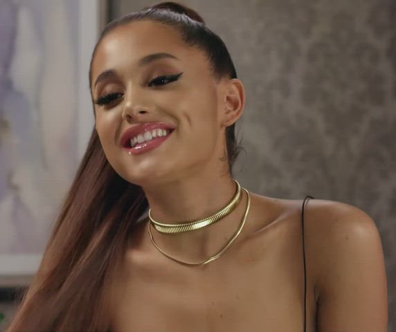 Ariana's glossy lips!