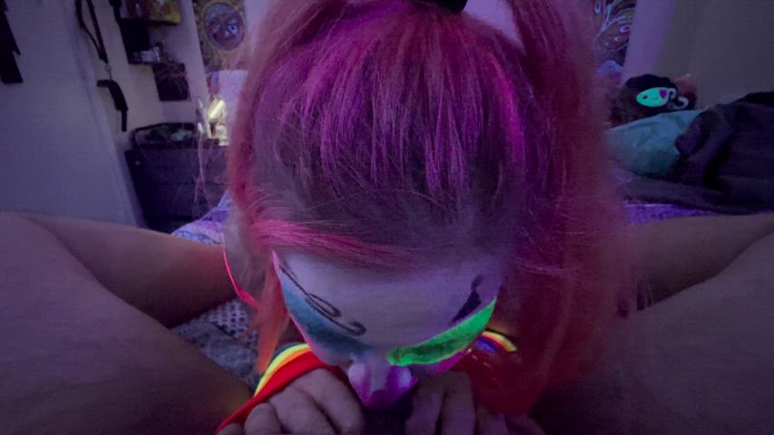 amateur blowjob clown girl clip