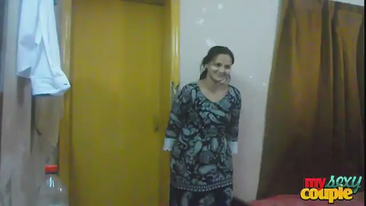 Babe Couple Desi clip