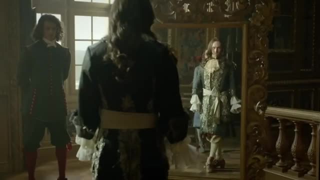 VERSAILLES - Louis XIV look at himself