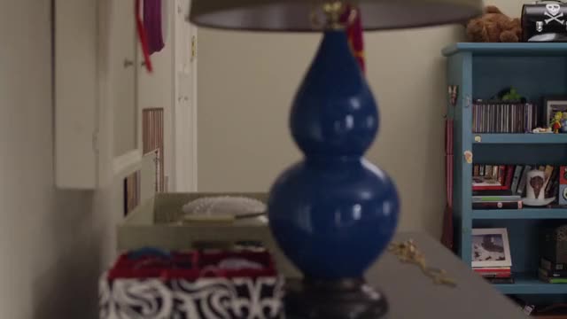 Modern Family S01E13 Julie Bowen as Claire Dunphy (lingerie scene) 1080p