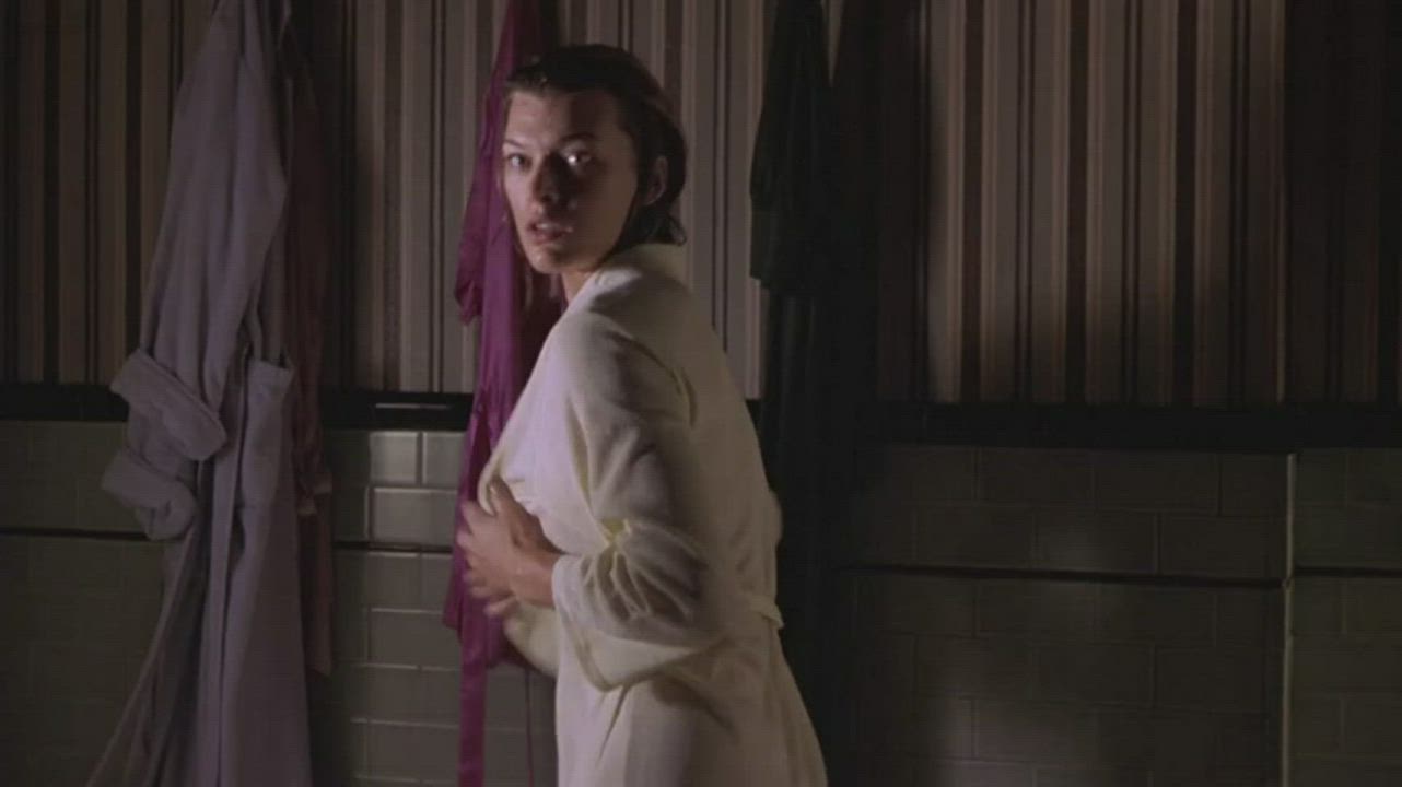 Milia Jovovich getting out of shower