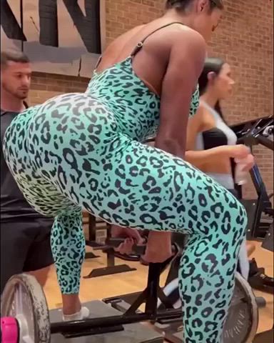 Gracyanne - Incredibly Sexy Skin Tight Fitness Outfit 🍑😳