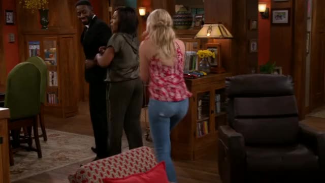 Beth Behrs Ass Tight Jeans
