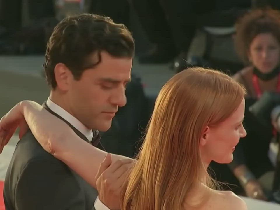 Oscar Issac sniffing Jessica Chastains armpit