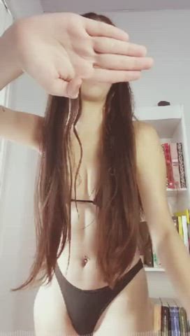 amateur bikini brunette cute dancing freckles sfw clip