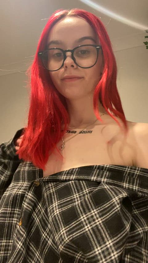 amateur australian glasses onlyfans petite redhead tattoo tits clip