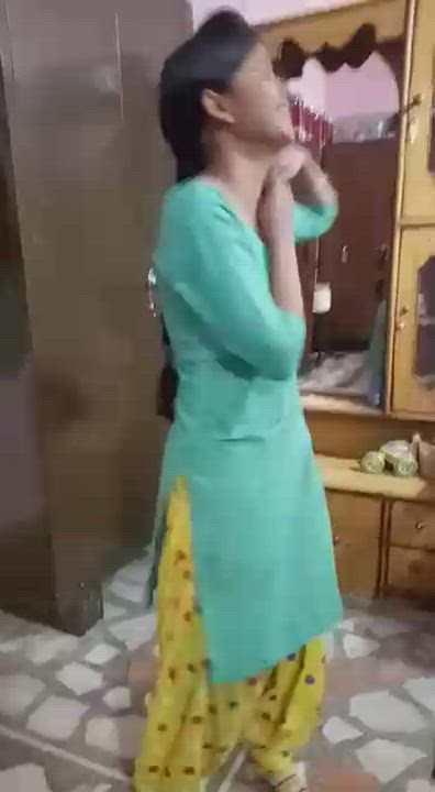 ⚡ Sexy Desi Girl Strip Her Cloths and Showing Her Boobs &amp; Pussy To Lover