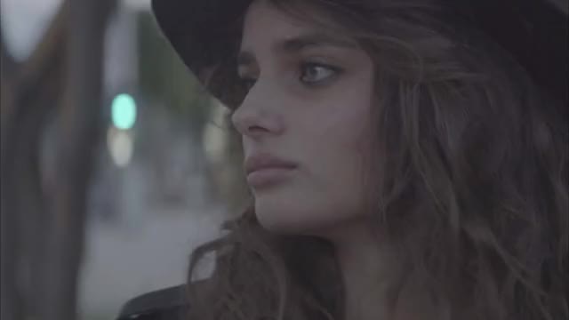 Taylor Hill - Say Something 3