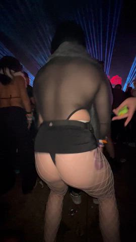 Day 2 apocalypse shaking my ass for YELLOW CLAW! My skirt would kept riding up and