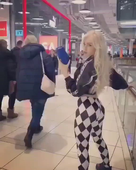 Blonde Booty Russian clip