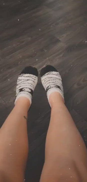Do you like my Halloween socks? 🎃