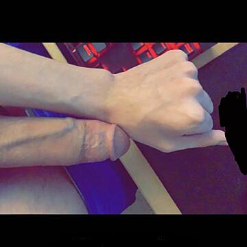 Is my dick thick or wrist slim? ?