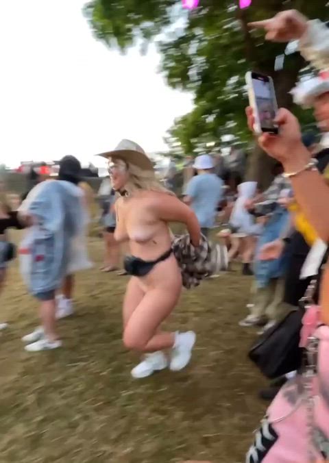 exposed festival funny funny porn party public stranger r/caughtpublic r/exposedtostrangers