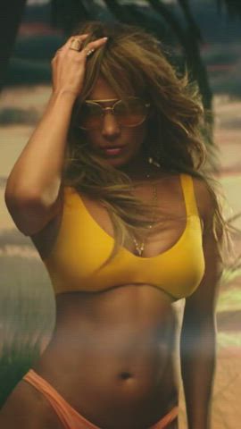 bikini cleavage jennifer lopez clip