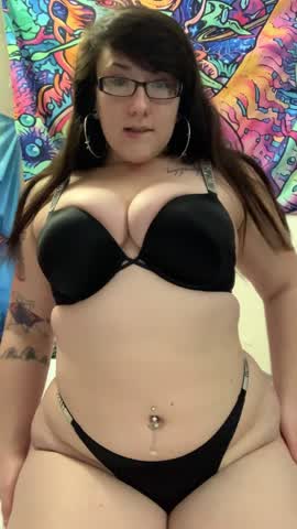 My first GIF post here! Now tell me... Do you like my chubby body?