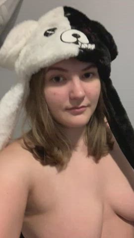 Do you like my new hat? 😉😉 [f]
