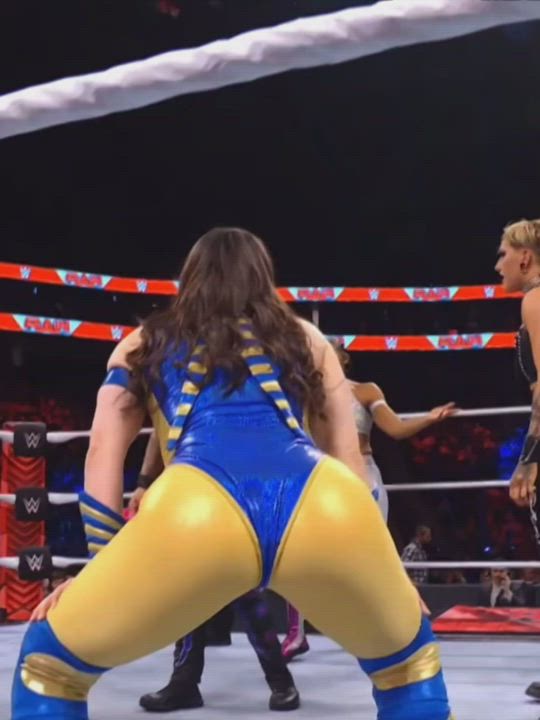 Cosplay Pawg White Girl Wrestling clip