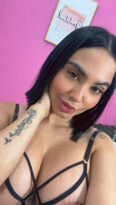 ass big tits boobs camgirl latina sensual sexy webcam just-boobs massive-cock thick-booty