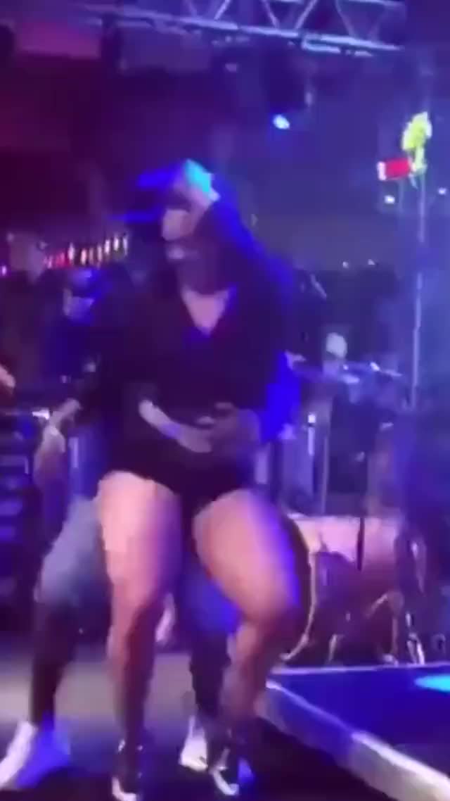 Andressa Soares grinding and twerking her big Mexican trophy ass on rappers big black