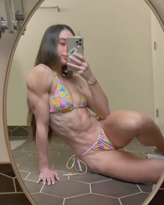 Bikini Fitness Muscular Girl clip