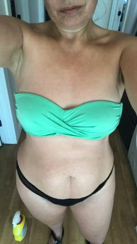 44 year old milf at your service!