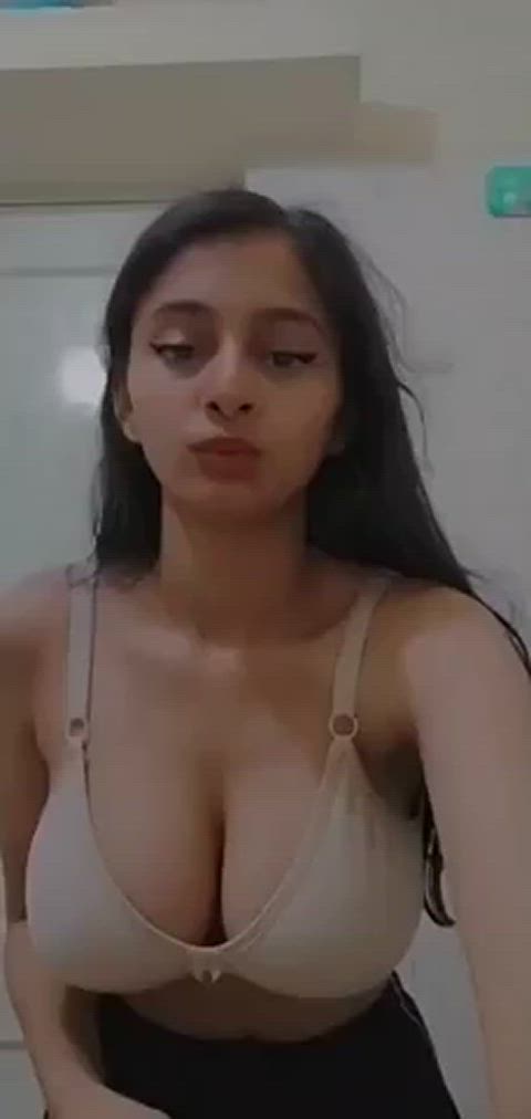 bathroom boobs bra cleavage desi huge tits selfie clip