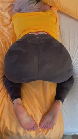 asshole thick yoga pants clip