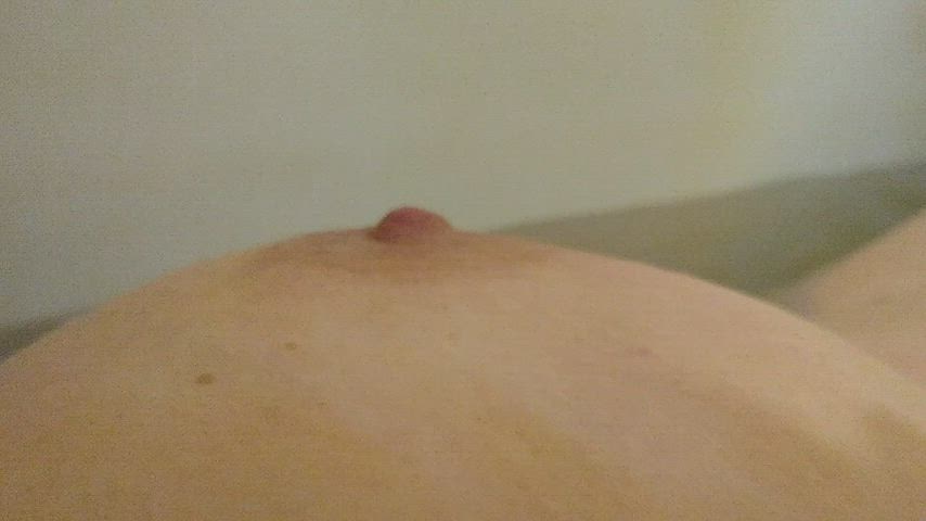 Bathtub Natural Tits Nipple Orgasm Vibrator clip