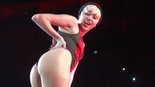 Miley Cyrus - Ass (Bangerz Tour Compilation)