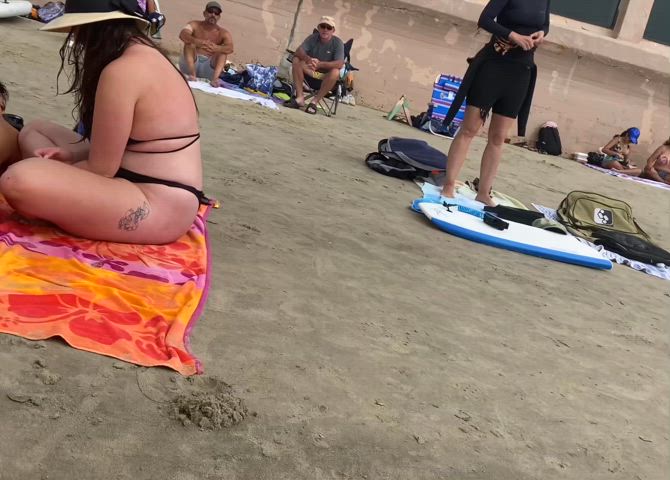 amateur ass beach big ass bikini booty bubble butt candid voyeur thick-booty clip